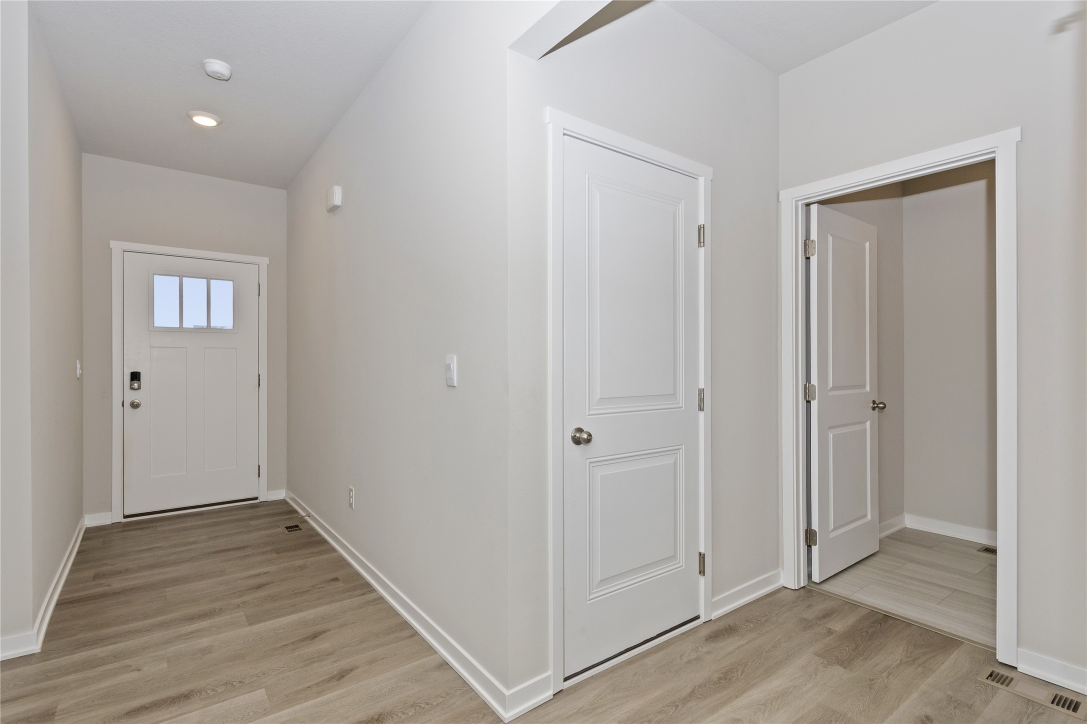 1331 NW Brandywine Lane, Waukee, Iowa image 2