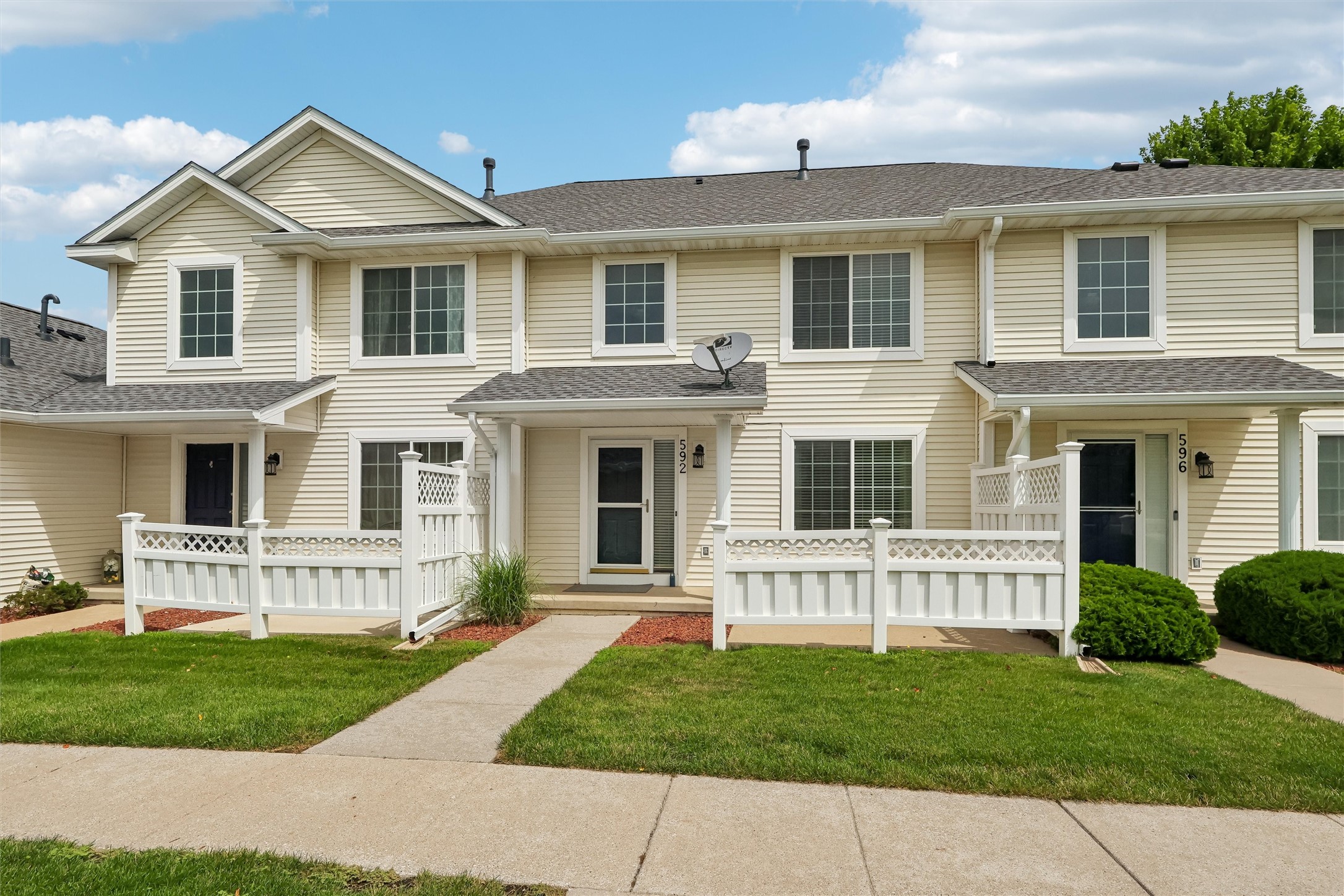 Photo 1 of 34 — 592 SE Williams Court, Waukee, IA 50263