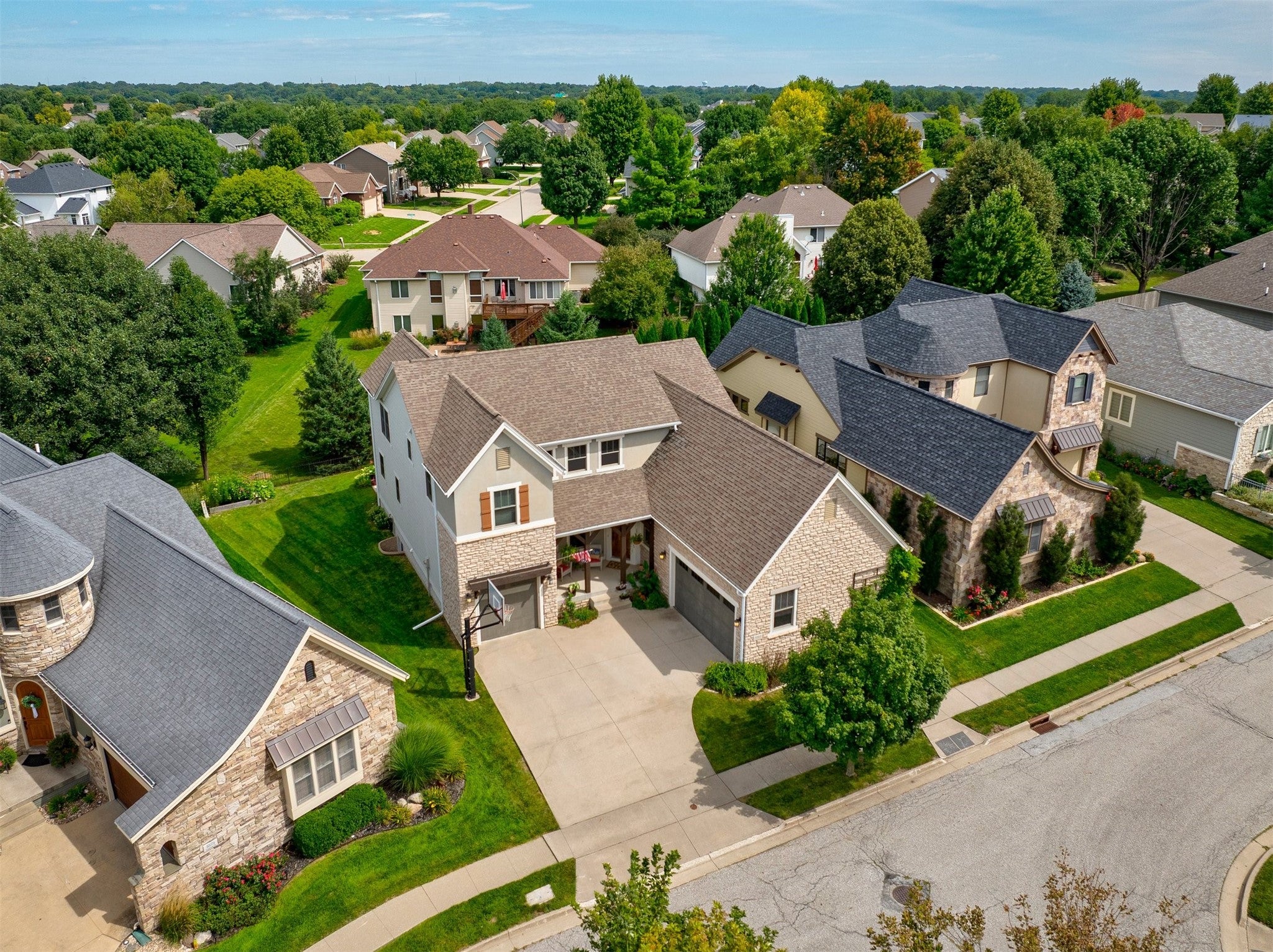 5561 Sandstone Drive