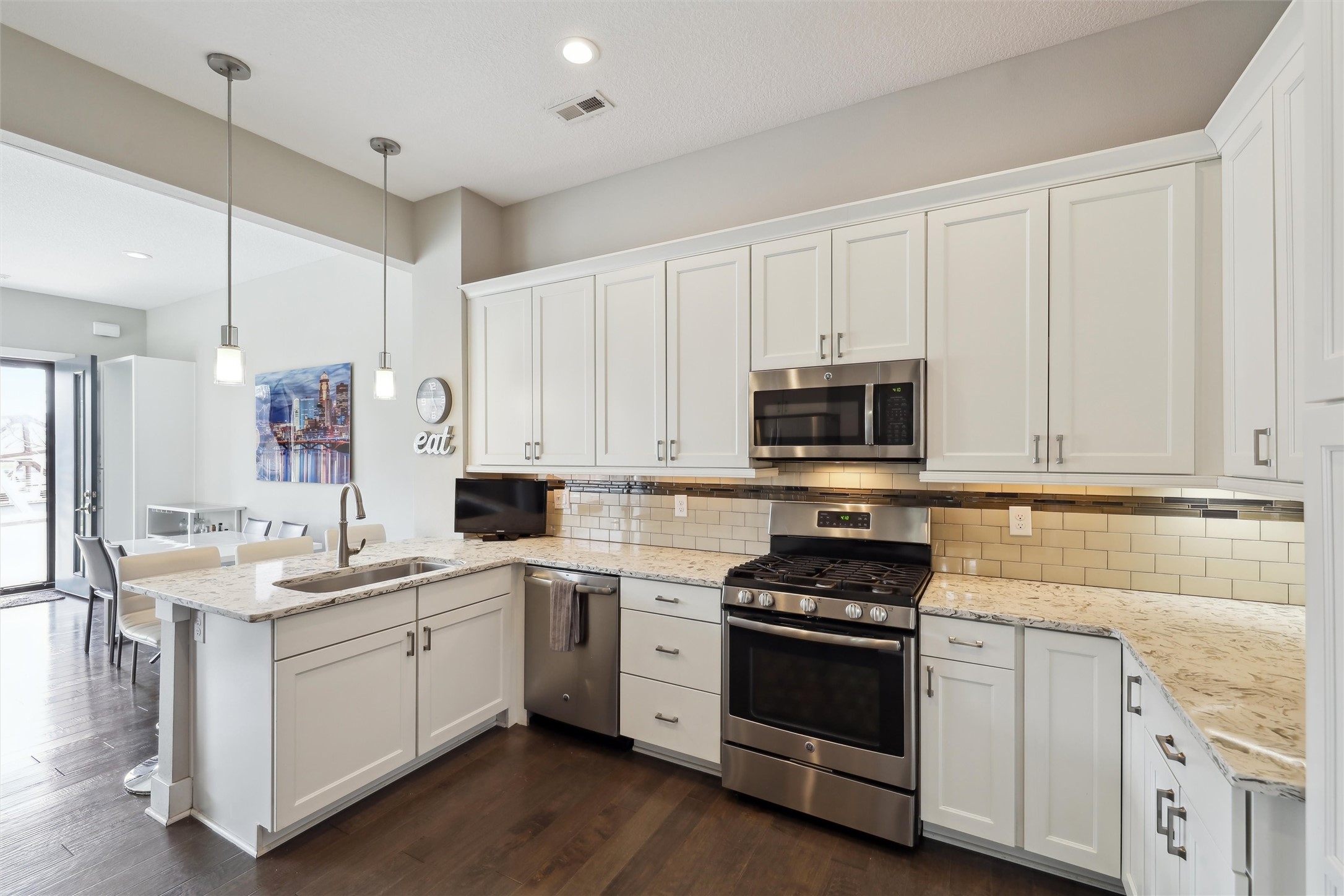 118 E Center Street, Des Moines, Iowa image 10