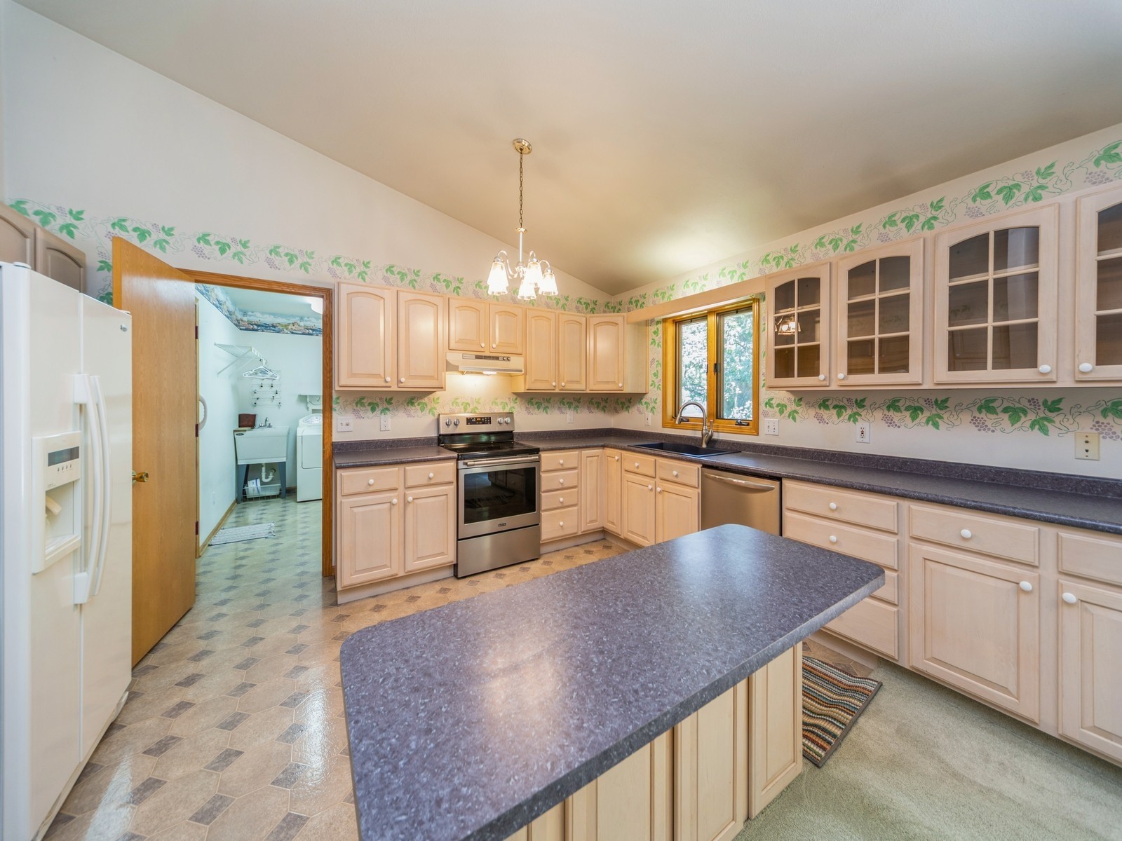 1406 Woodland Drive