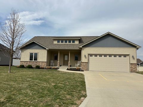 Homes For Sale - 802 N 10th Avenue<br/> Winterset, IA 50273