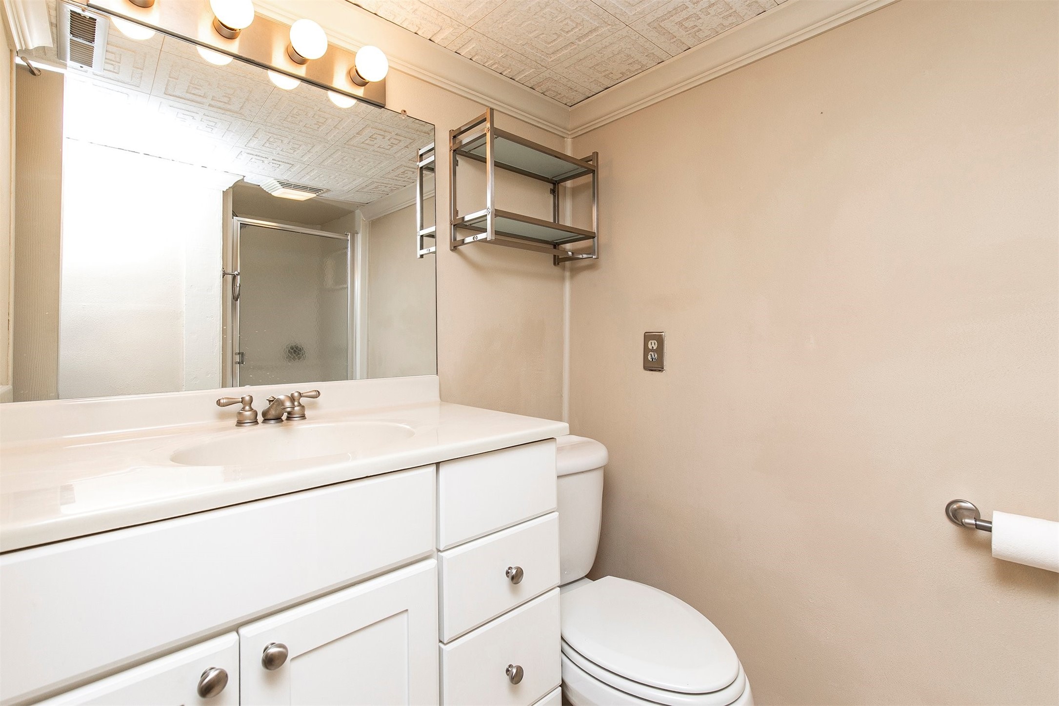 738 E Washington Avenue, Des Moines, Iowa image 15