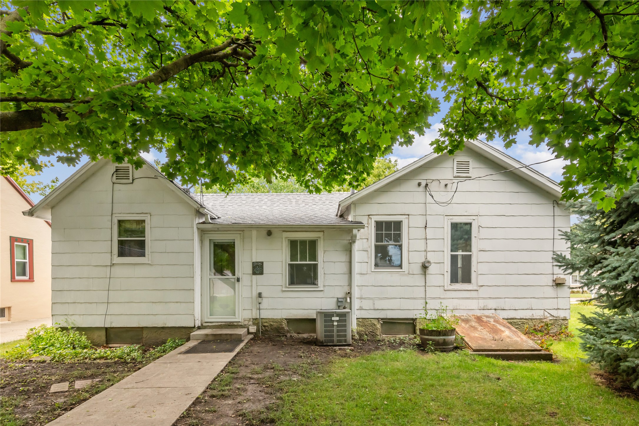 621 10th Street, Nevada, Iowa image 4