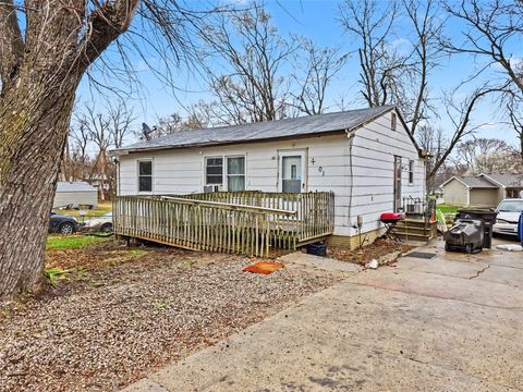 Homes For Sale - 4101 SE 2nd Street<br/> Des Moines, IA 50315
