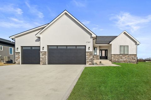 17307 North Valley Drive Urbandale IA 50323