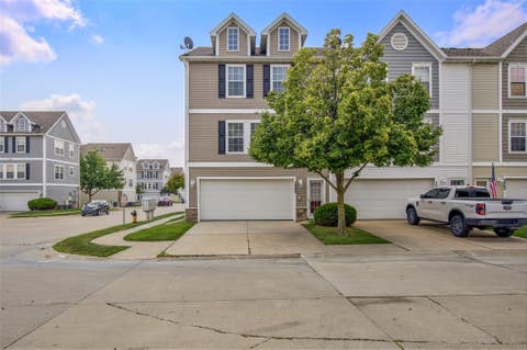 Condo For Sale - 3060 SW Sharmin Lane<br/> Ankeny, IA 50023