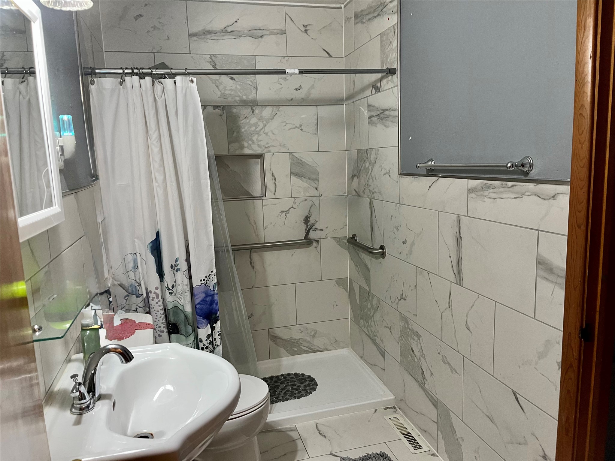 410 S Commerce Street