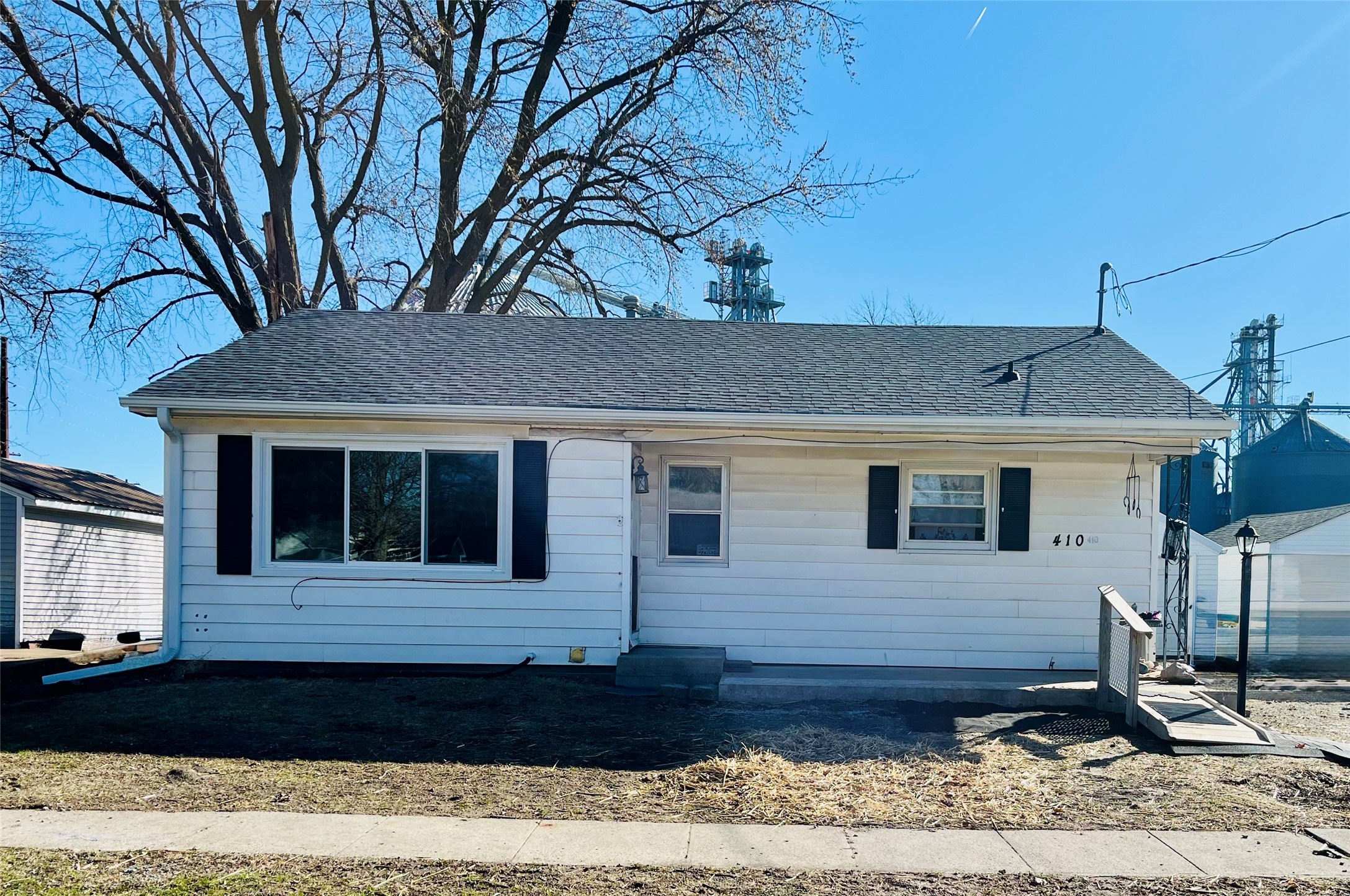 410 S Commerce Street