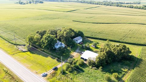 Homes For Sale - 63365 Highway 210<br/> Maxwell, IA 50161