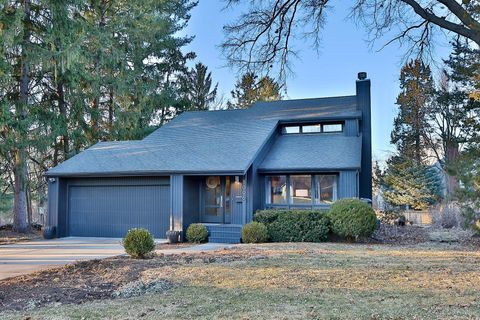 Homes For Sale - 1006 Monroe Street<br/> Marion County, Pella, IA 50219