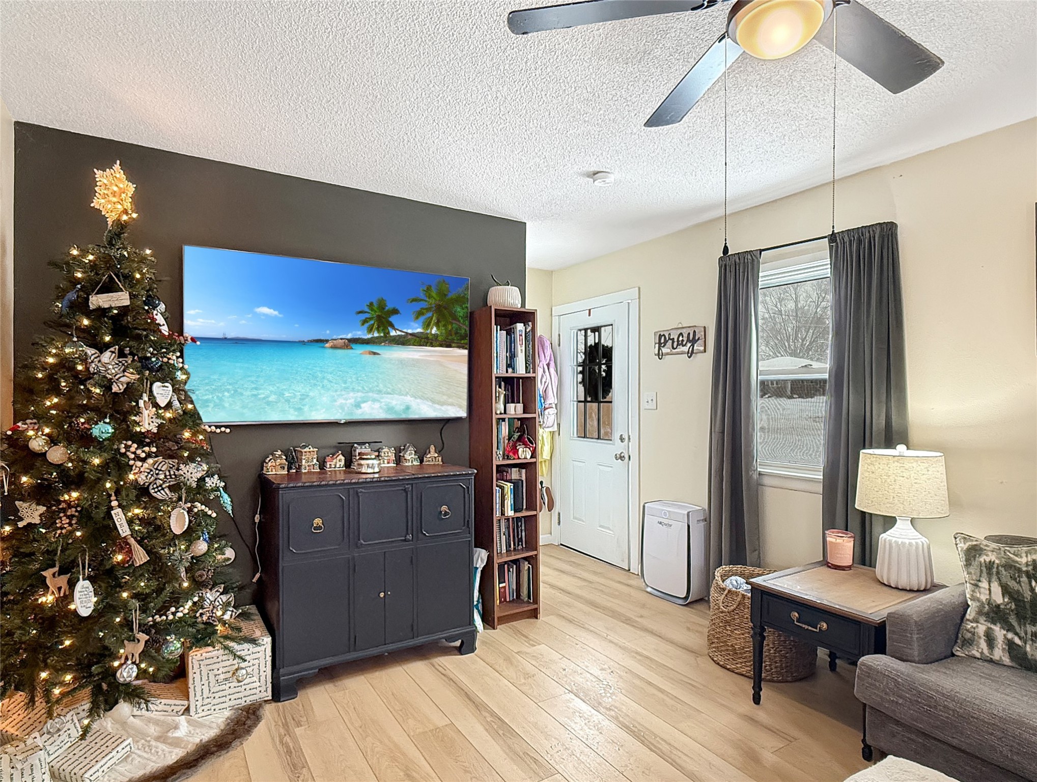 2519 E Aurora Avenue