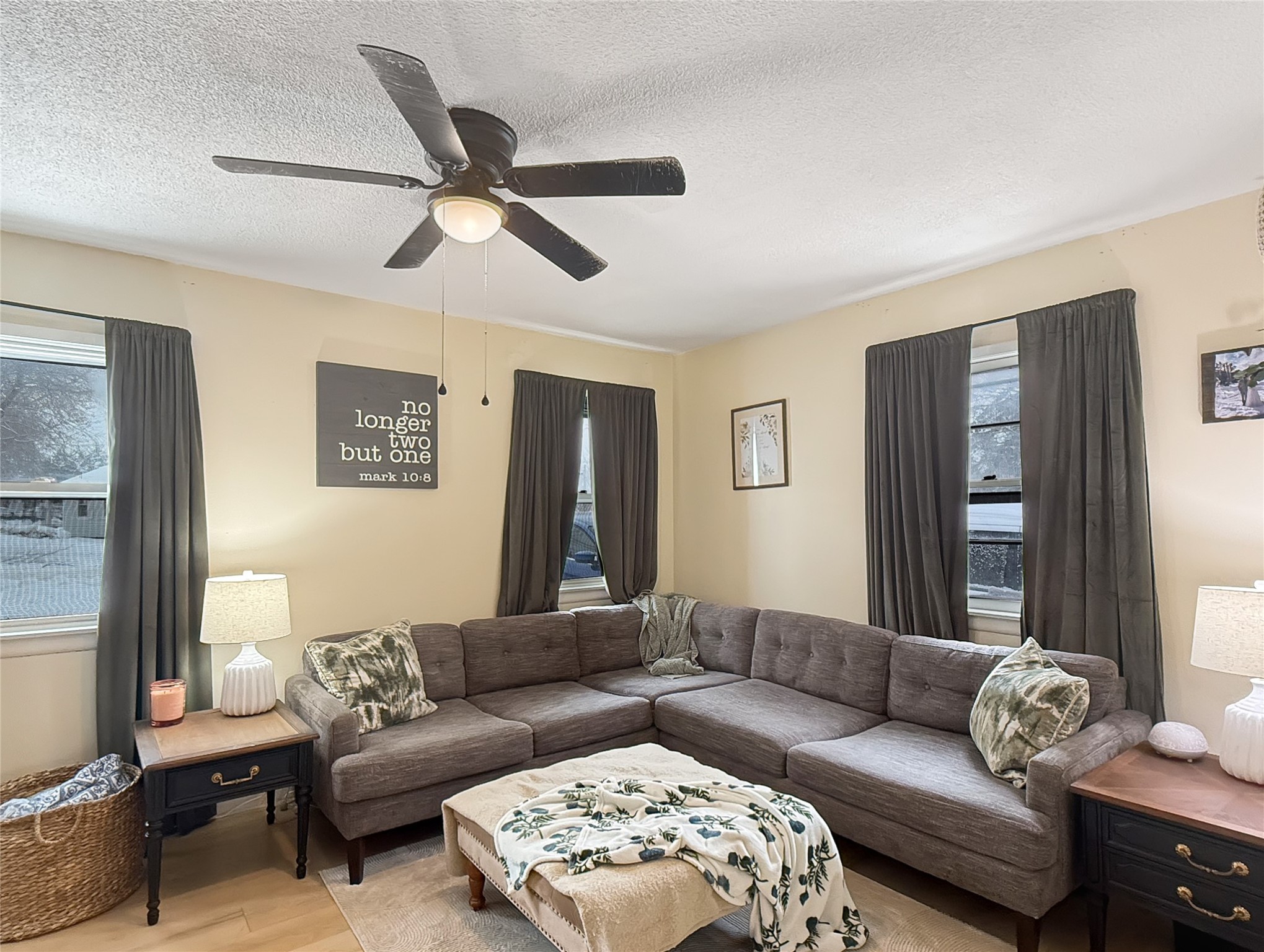 2519 E Aurora Avenue