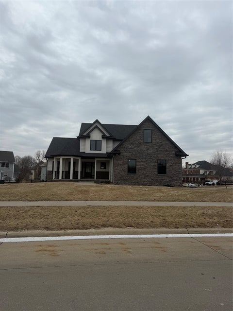 Homes For Sale - 2107 SW Tanglewood Lane<br/> Ankeny, IA 50023