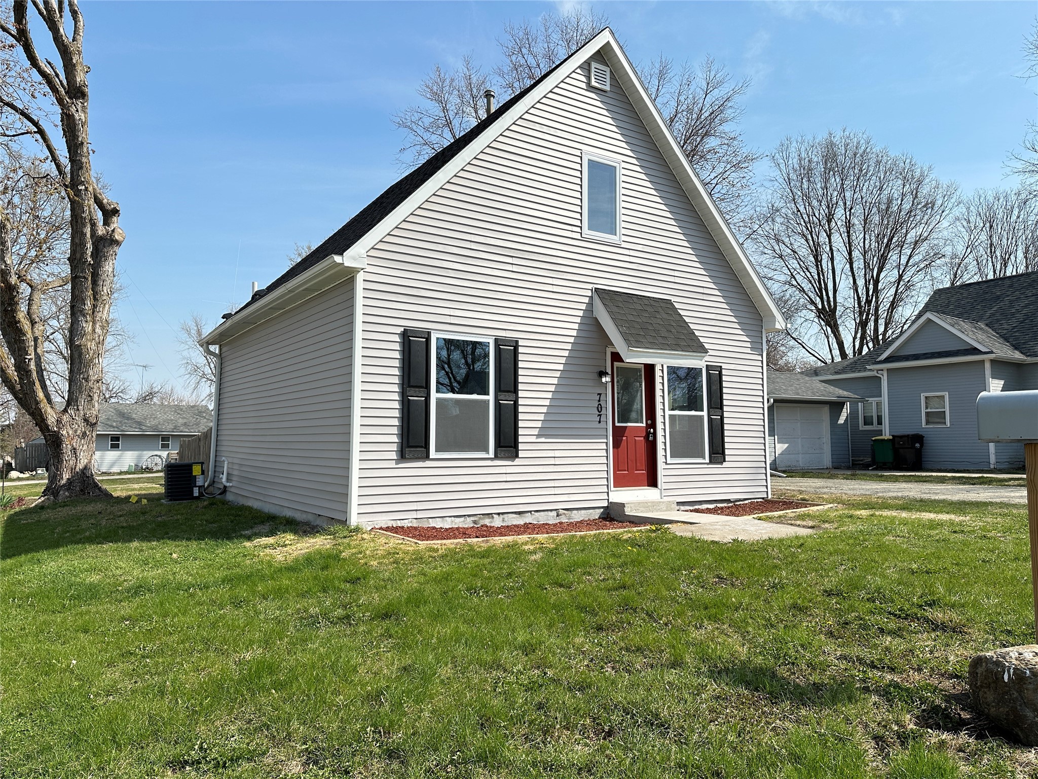 707 E Buchanan Street, Winterset, Iowa image 1