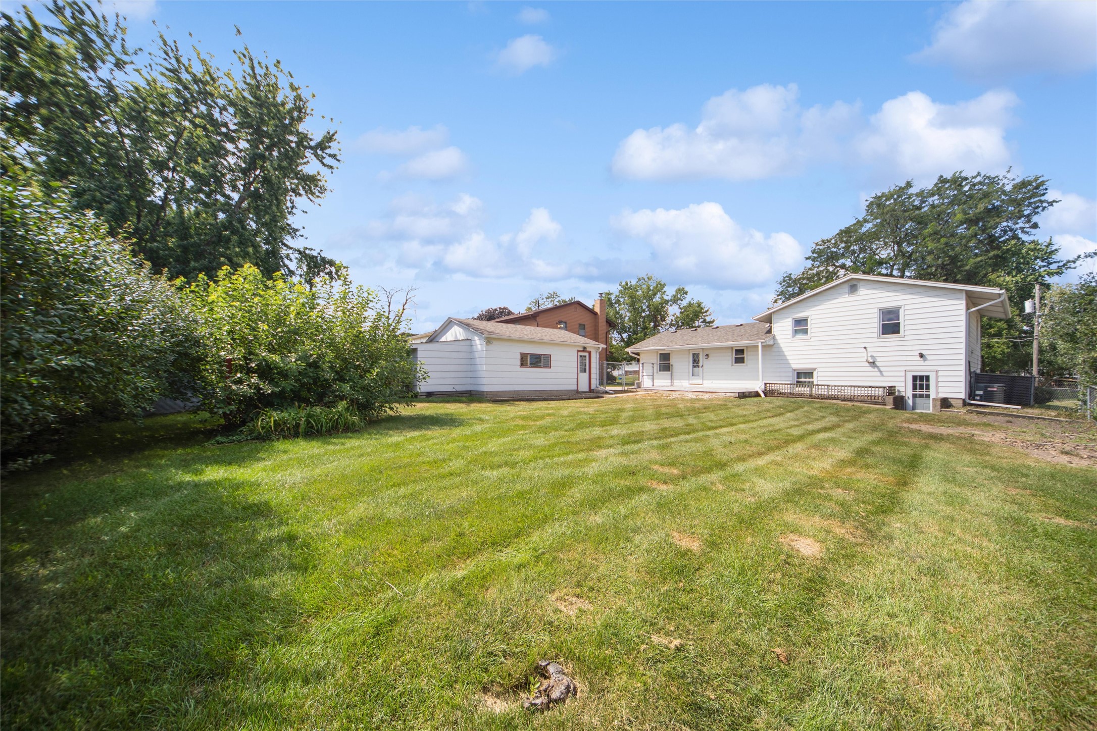 Urbandale, Iowa 50322, United States, 3 Bedrooms Bedrooms, ,2 BathroomsBathrooms,Residential,Active,198510