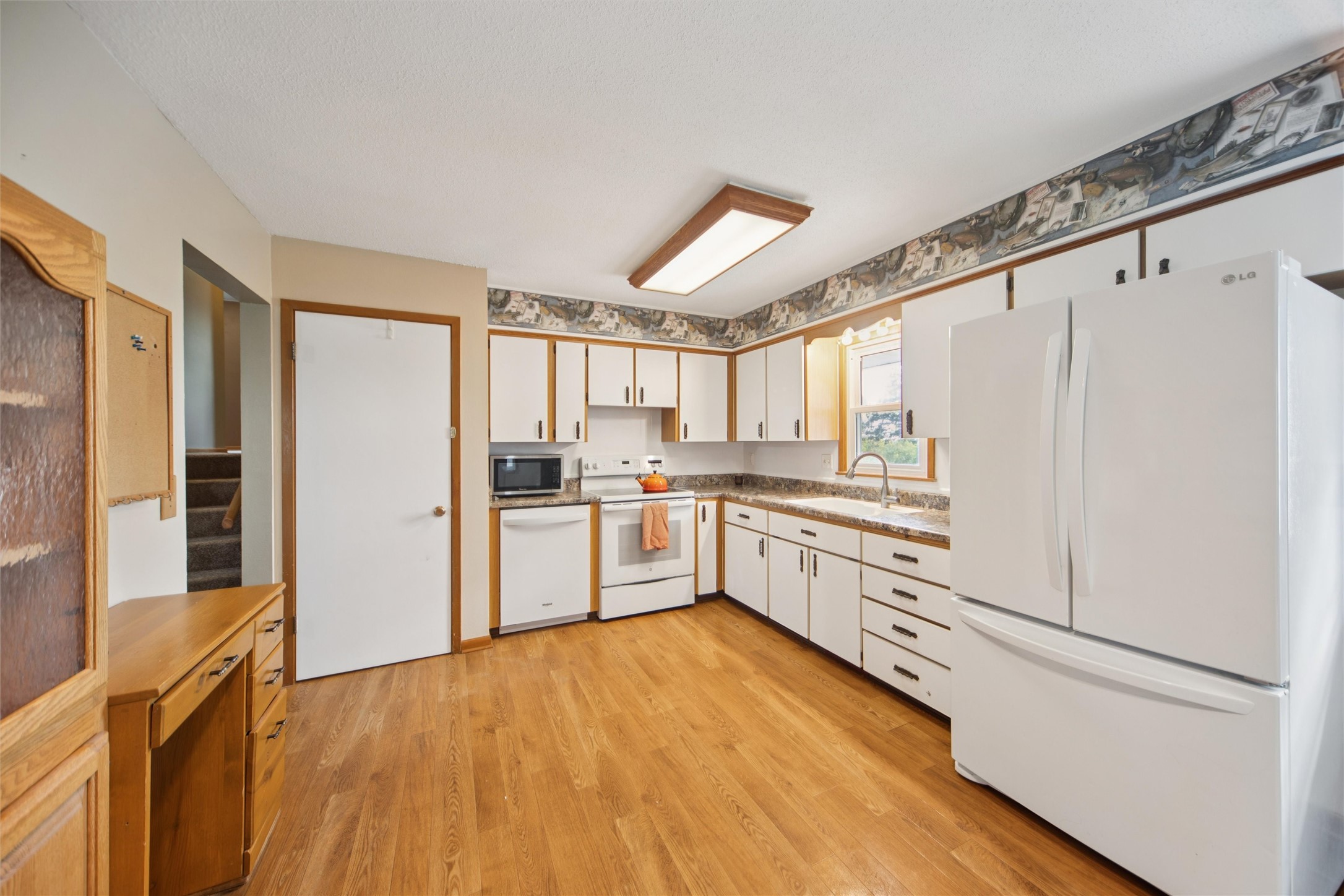 Urbandale, Iowa 50322, United States, 3 Bedrooms Bedrooms, ,2 BathroomsBathrooms,Residential,Active,198510