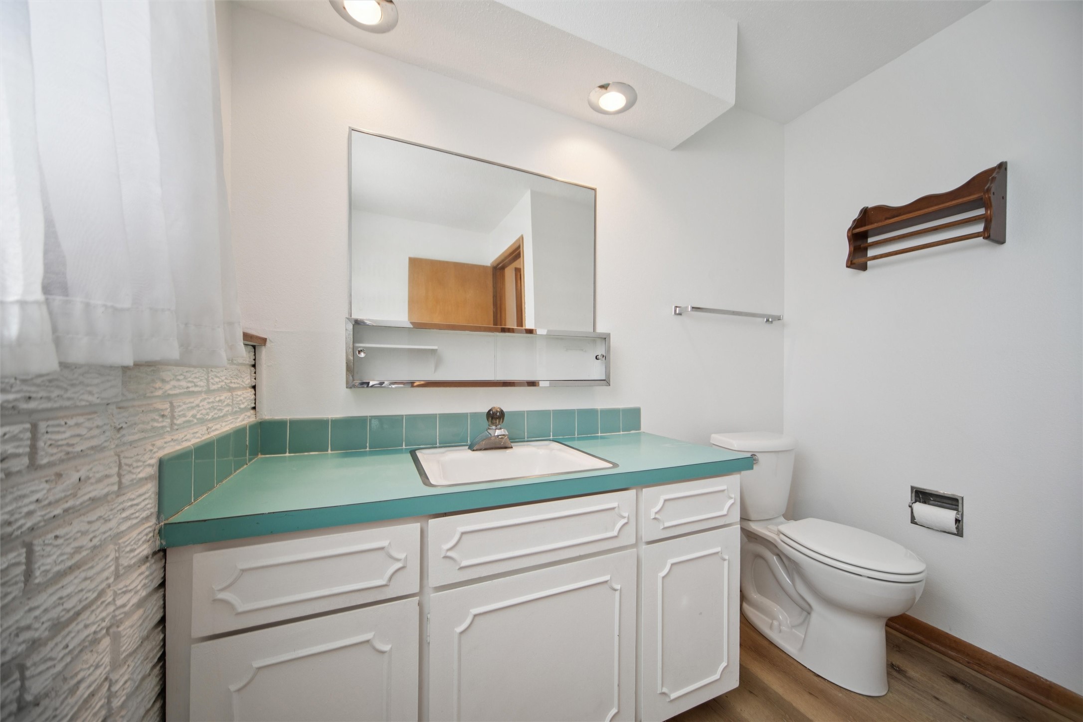 Urbandale, Iowa 50322, United States, 3 Bedrooms Bedrooms, ,2 BathroomsBathrooms,Residential,Active,198510