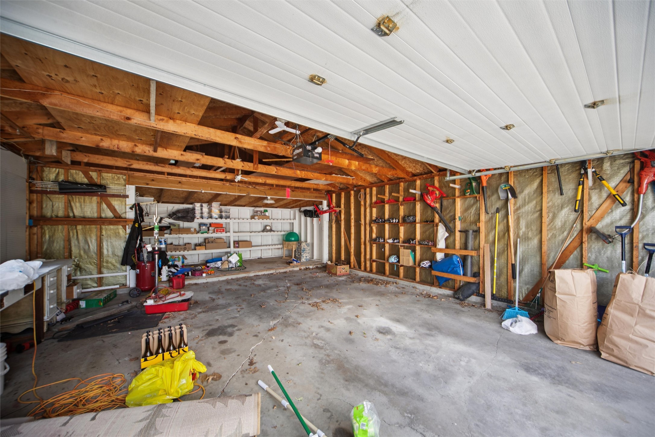 Urbandale, Iowa 50322, United States, 3 Bedrooms Bedrooms, ,2 BathroomsBathrooms,Residential,Active,198510