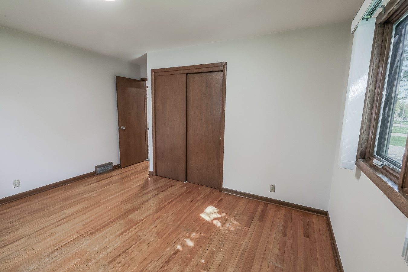 1009 W 4th Street, Pella, Iowa image 16