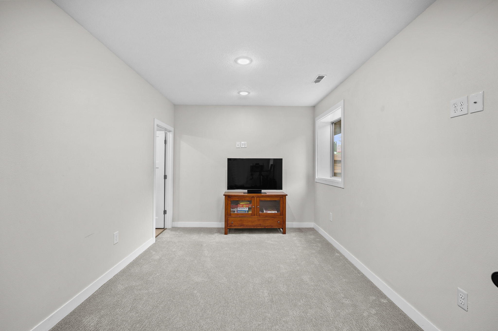 9561 Coneflower Lane, Johnston, Iowa image 31
