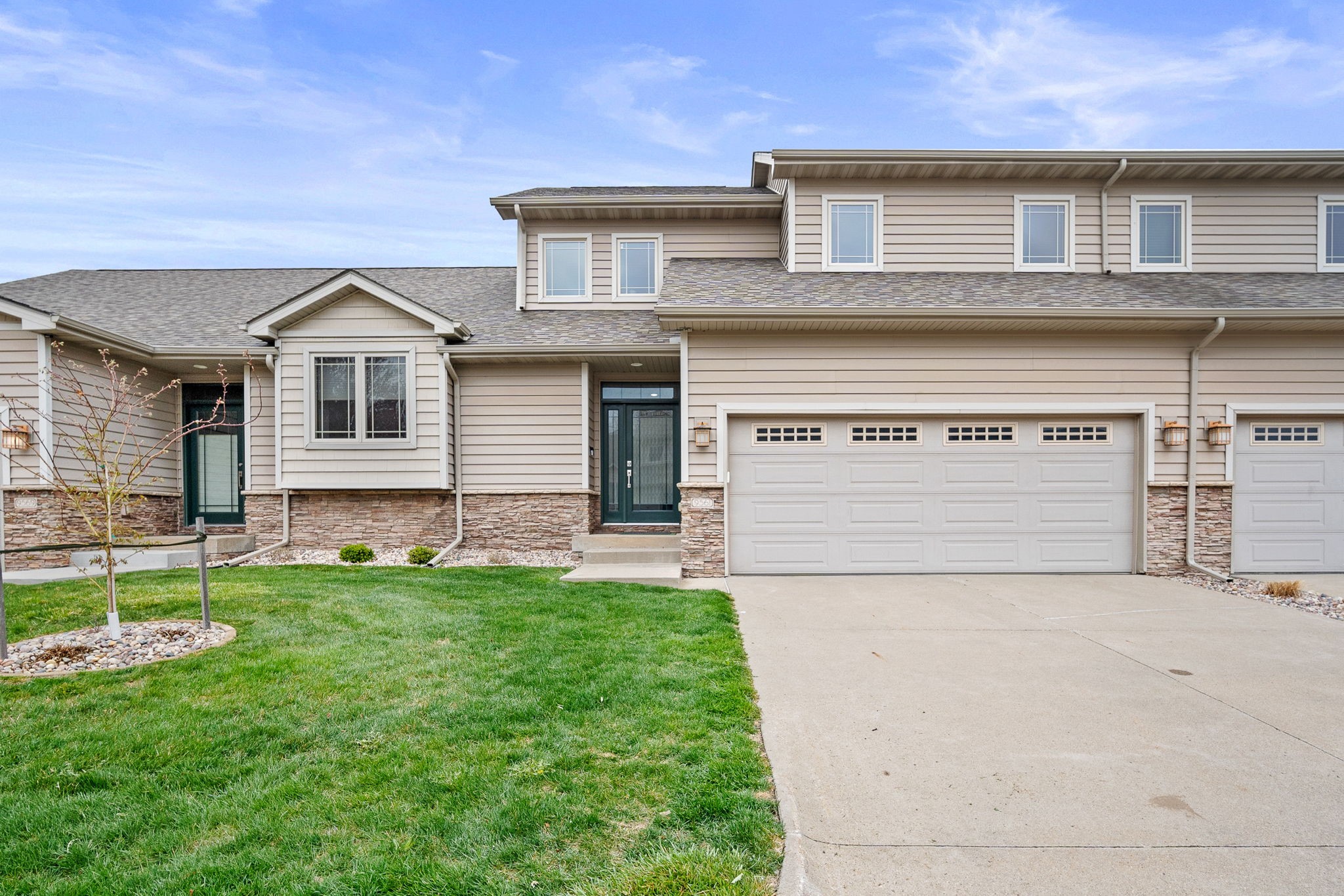 9561 Coneflower Lane, Johnston, Iowa image 2