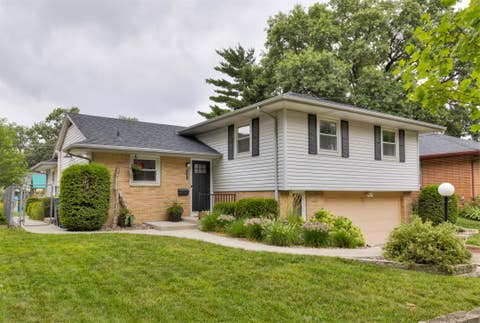 Homes For Sale - 2504 48th Place<br/> Des Moines, IA 50312