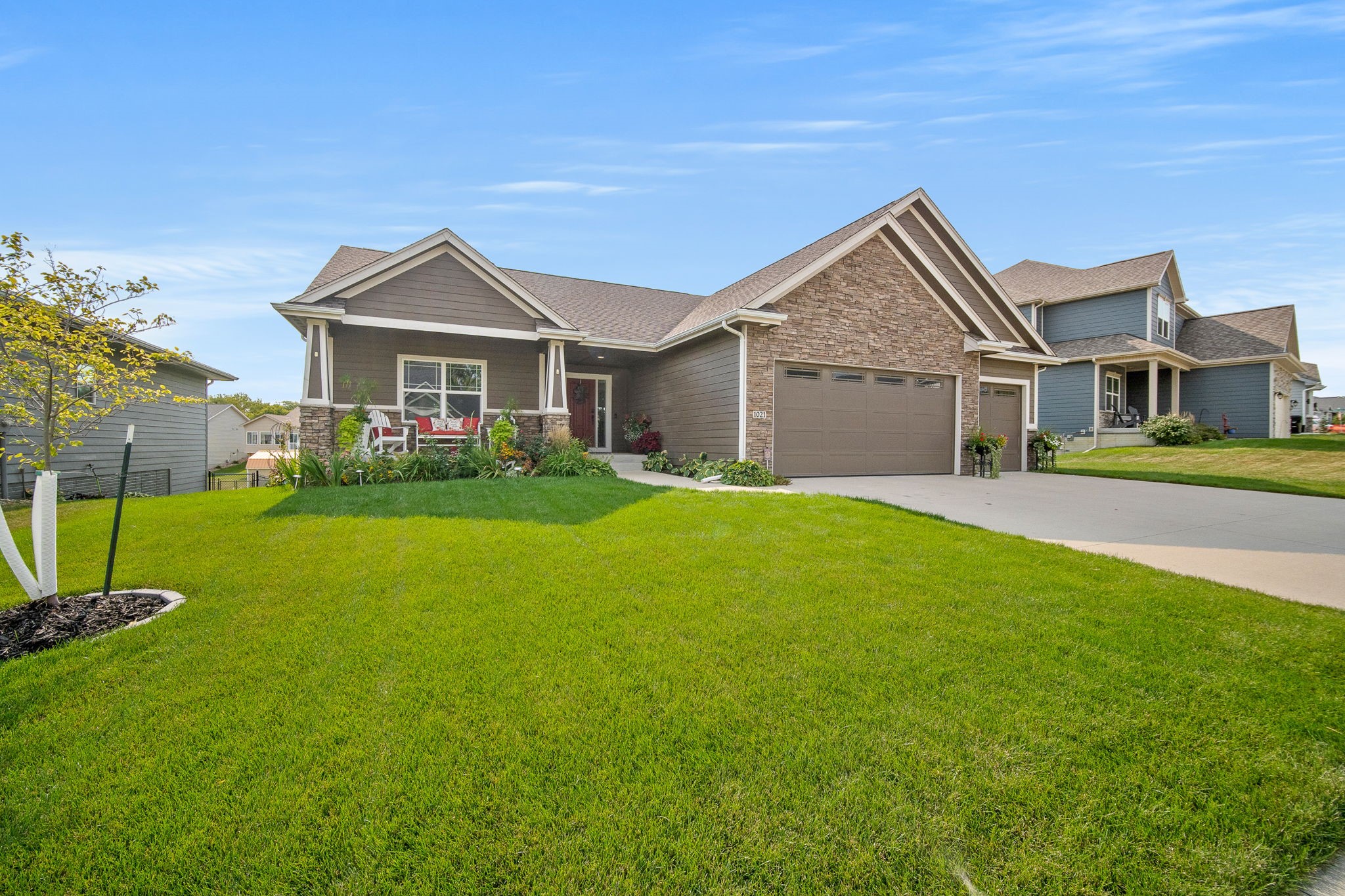 1021 Shelby Drive, Adel, Iowa image 2