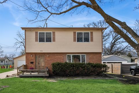 Homes For Sale - 2906 39th Street<br/> Des Moines, IA 50310