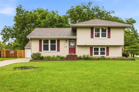 Homes For Sale - 727 22nd Avenue<br/> Altoona, IA 50009