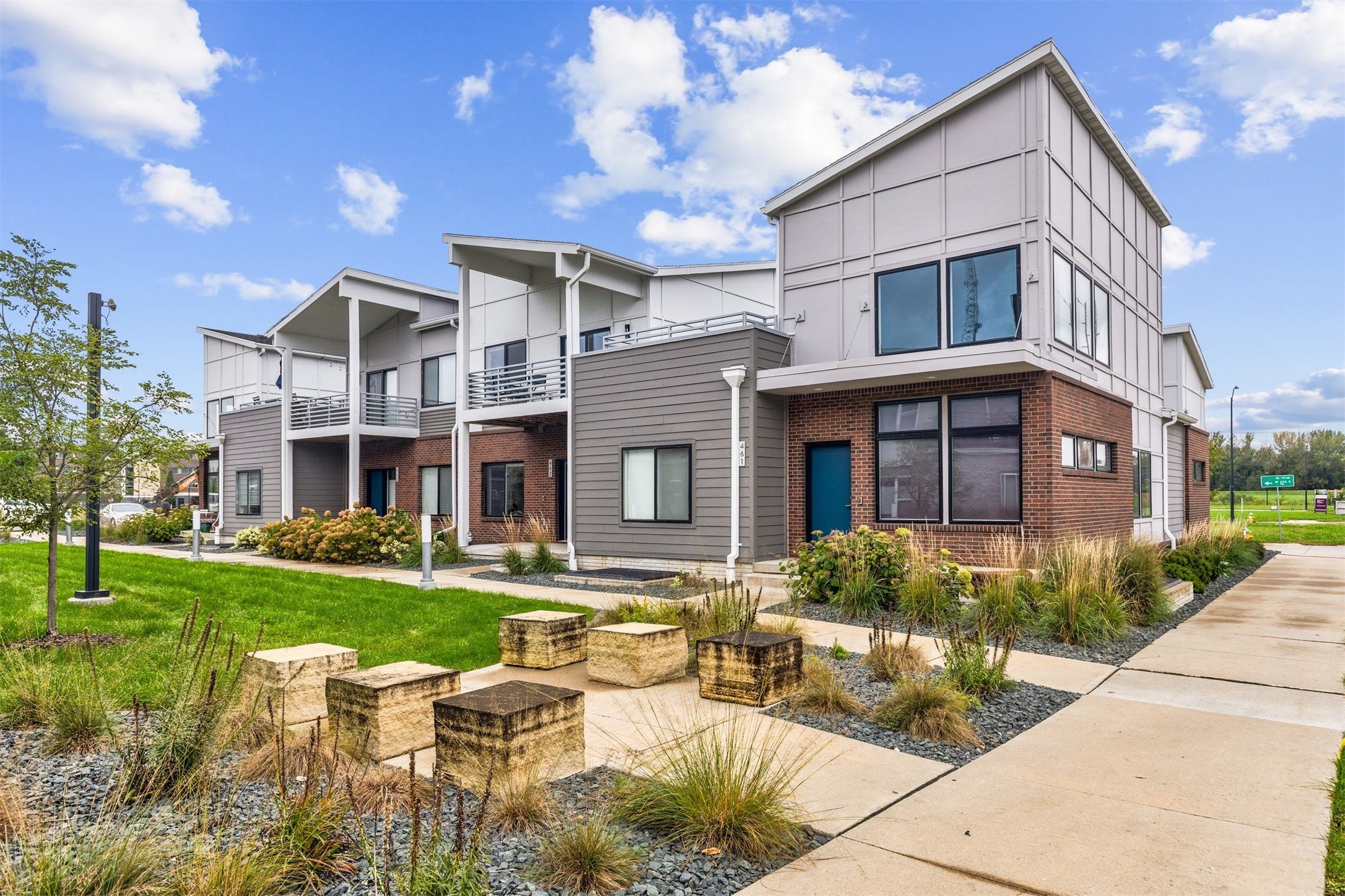 463 SW 12th Street