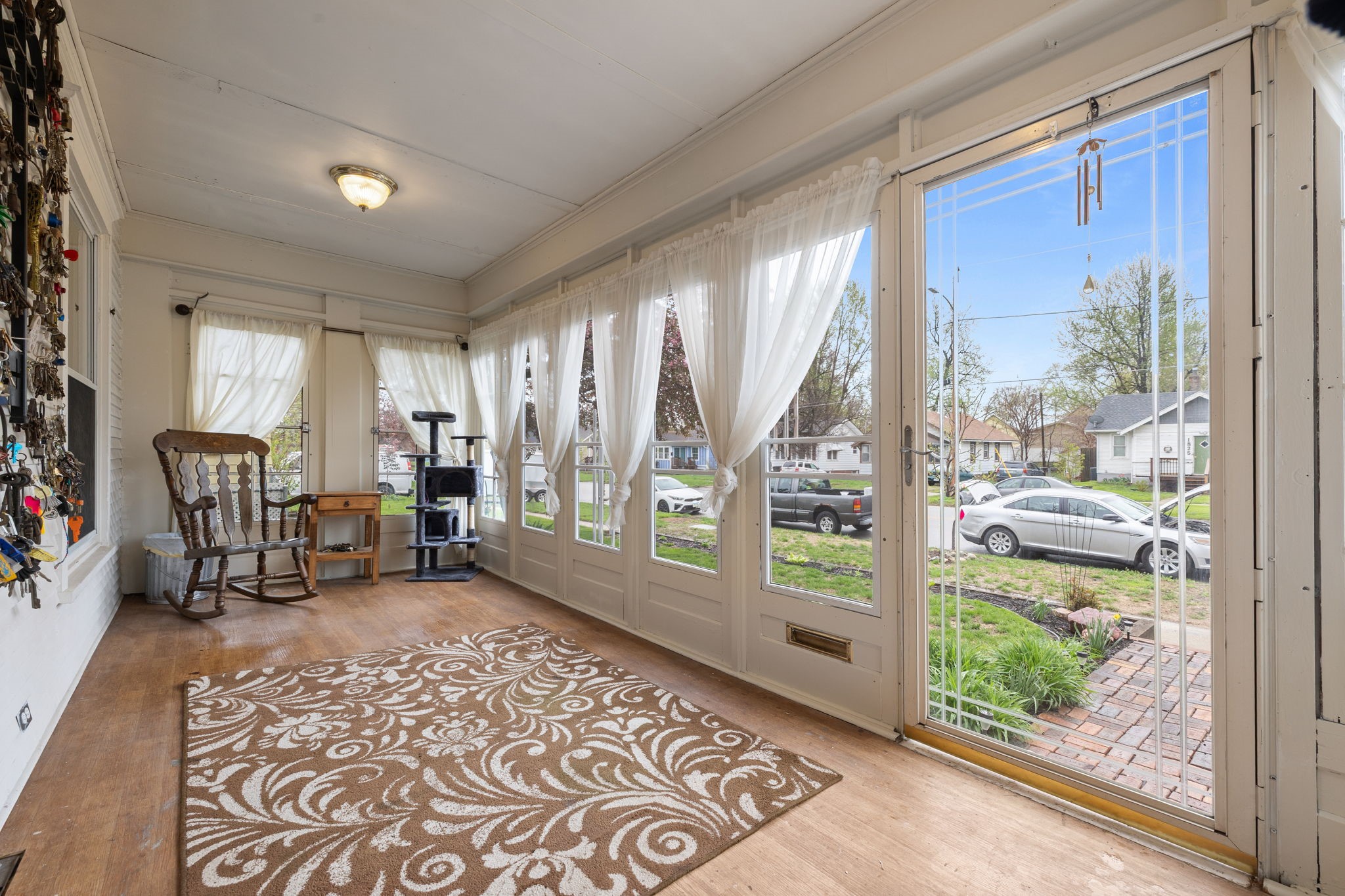 1820 E Walnut Street