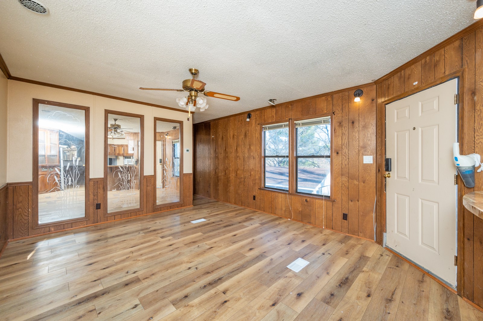 8438 Tulip Court, Dexter, Iowa image 3