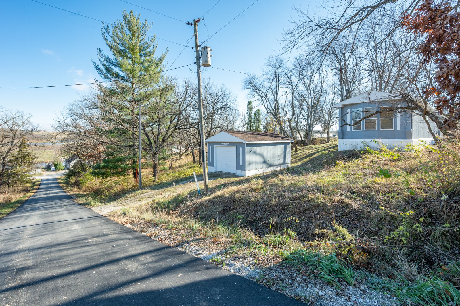 8438 Tulip Court, Dexter, Iowa image 17