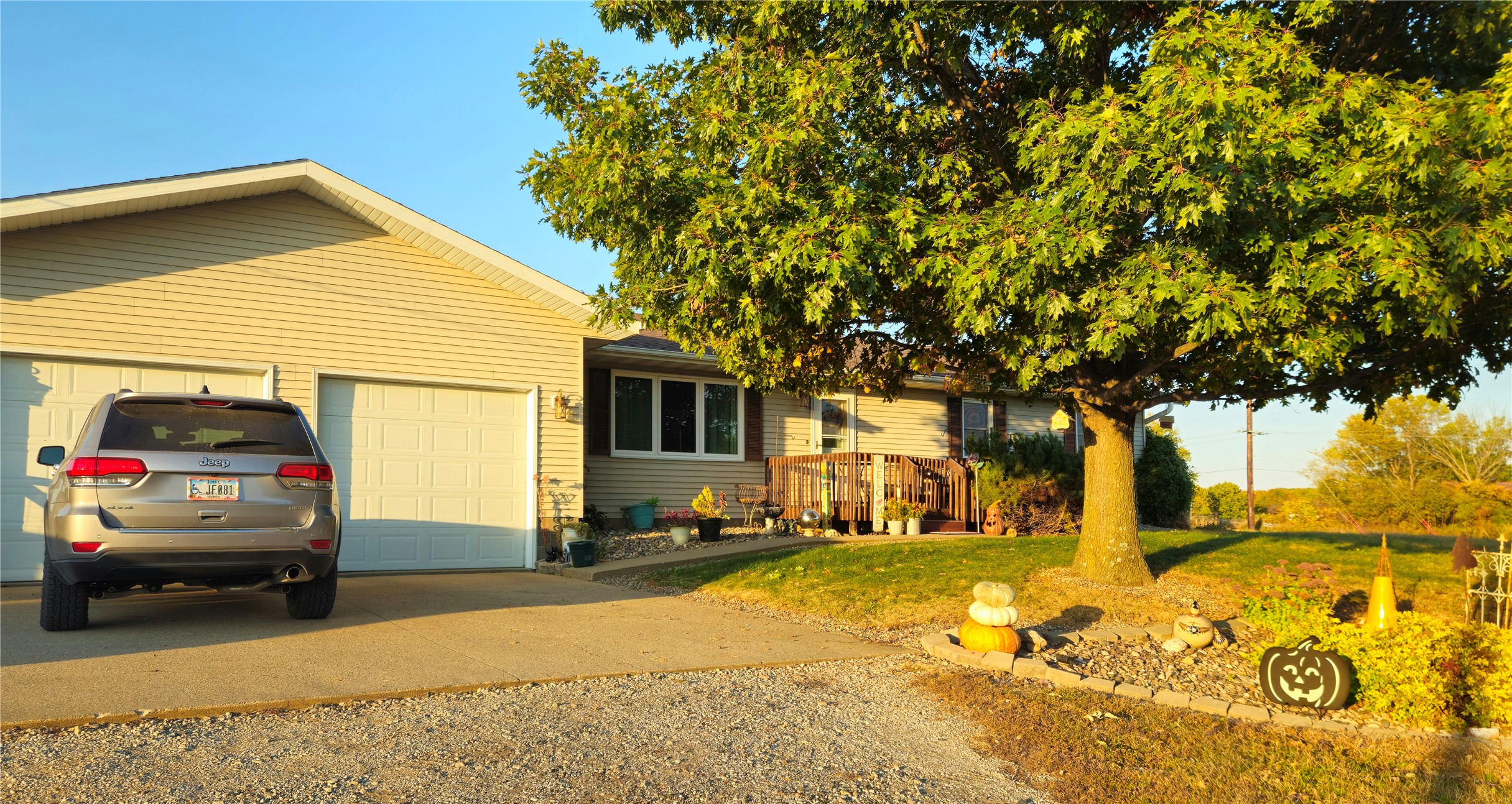 1483 Newbold Drive, Knoxville, Iowa image 1