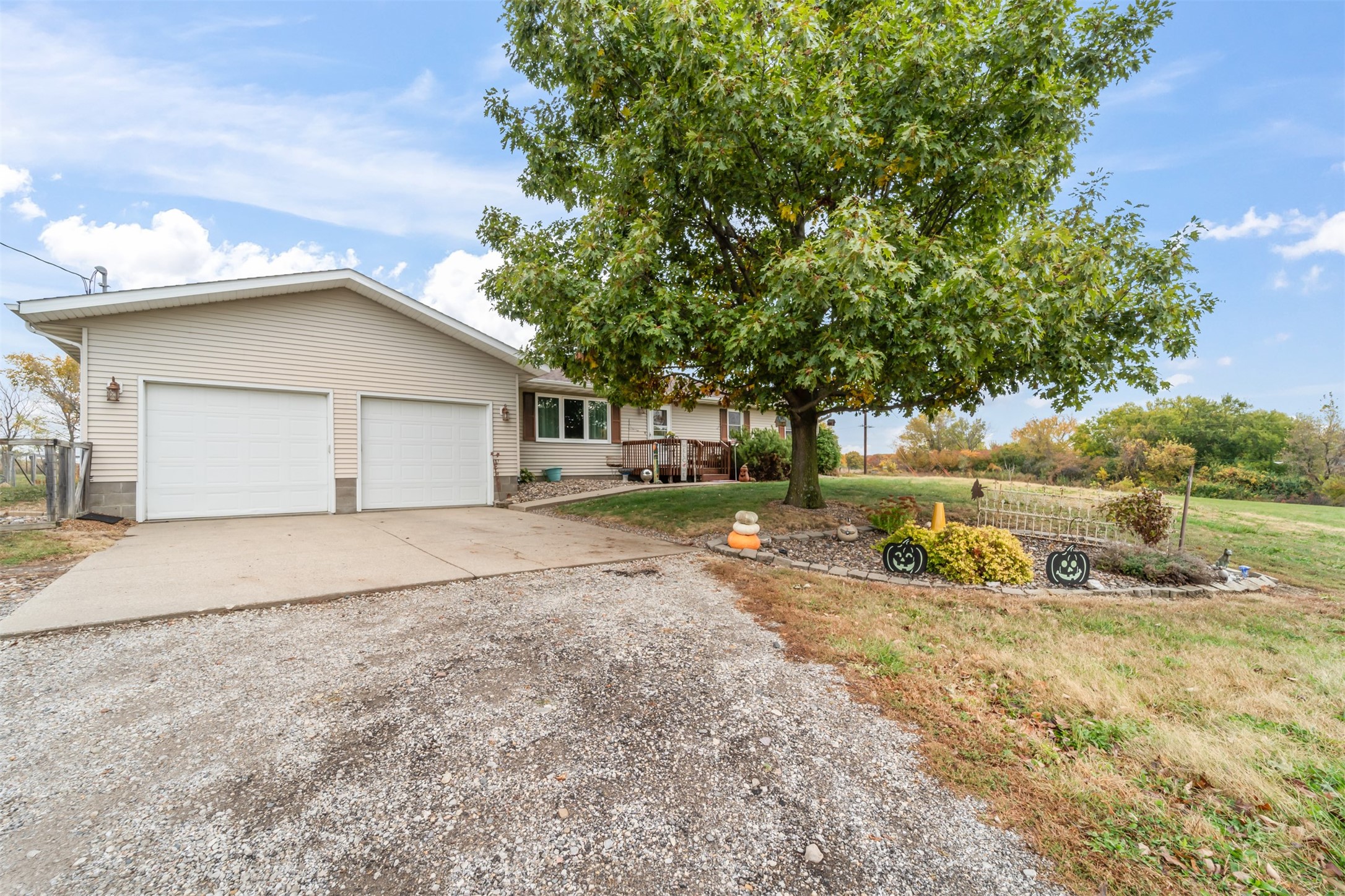 1483 Newbold Drive, Knoxville, Iowa image 1