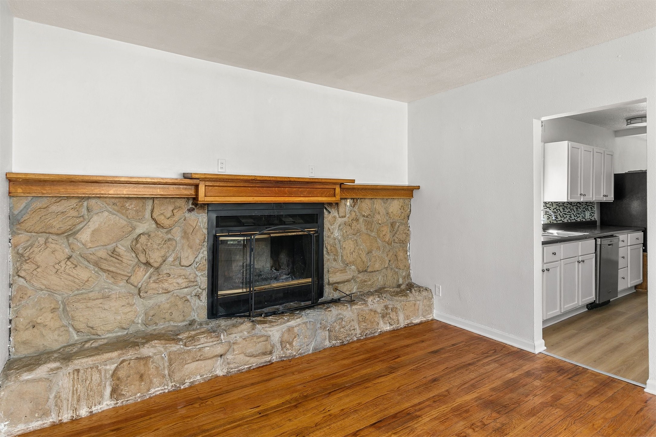 1028 66th Street, Windsor Heights, Iowa image 3