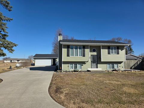 Homes For Sale - 917 Streeter Street<br/> Kellogg, IA 50135