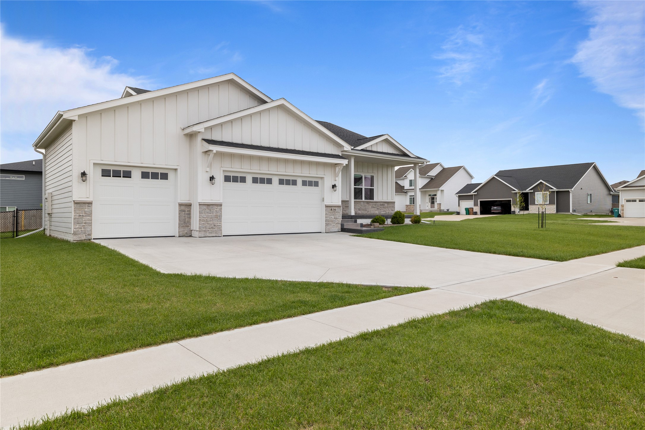 834 33rd Court SW