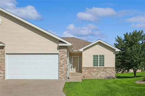 Homes For Sale - 1824 Mckay Drive<br/> Knoxville, IA 50138