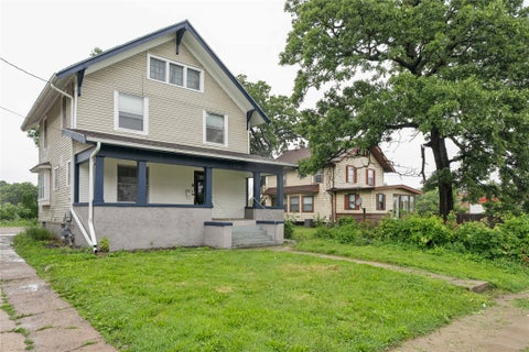 Homes For Sale - 1120 31st Street<br/> Des Moines, IA 50311