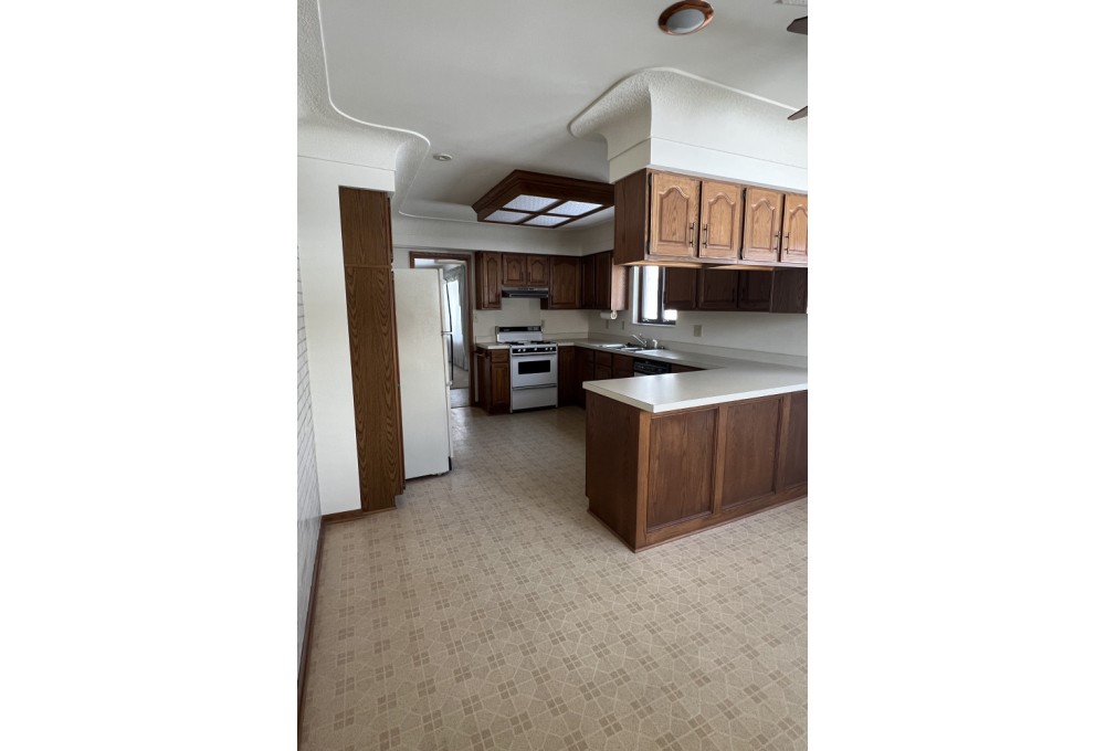 5303 E Oakwood Drive