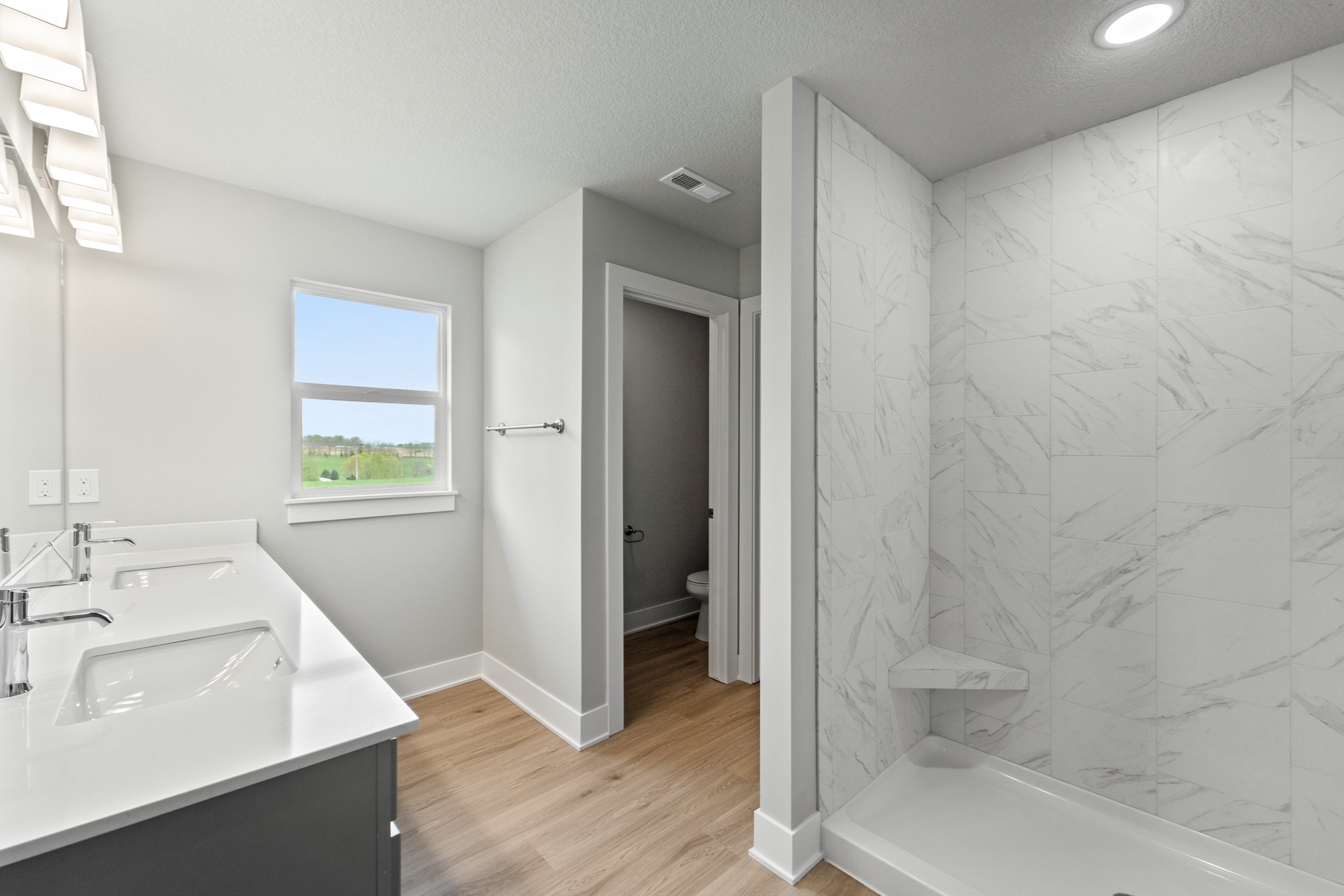 1405 Sky View Boulevard, Huxley, Iowa image 13