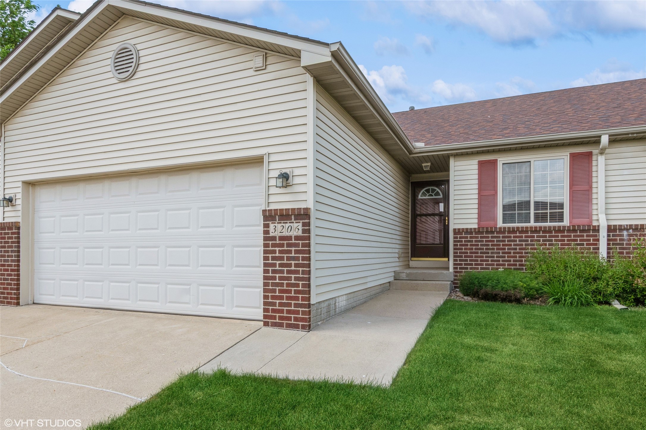 3206 SE Turnberry Drive, Ankeny, Iowa image 2