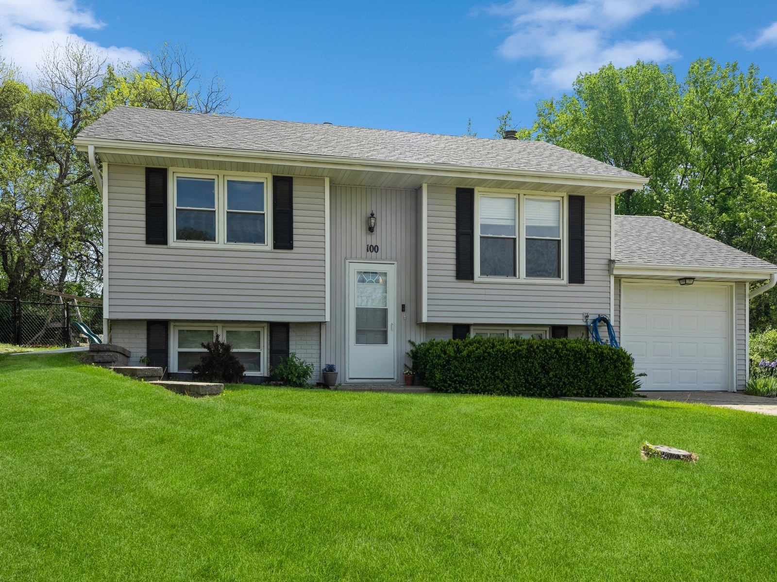 100 W 8th Avenue, Indianola, Iowa image 1