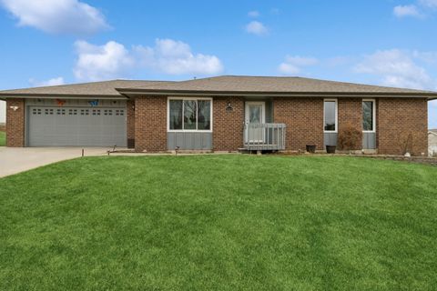 1115 E 7th Street Pella IA 50219