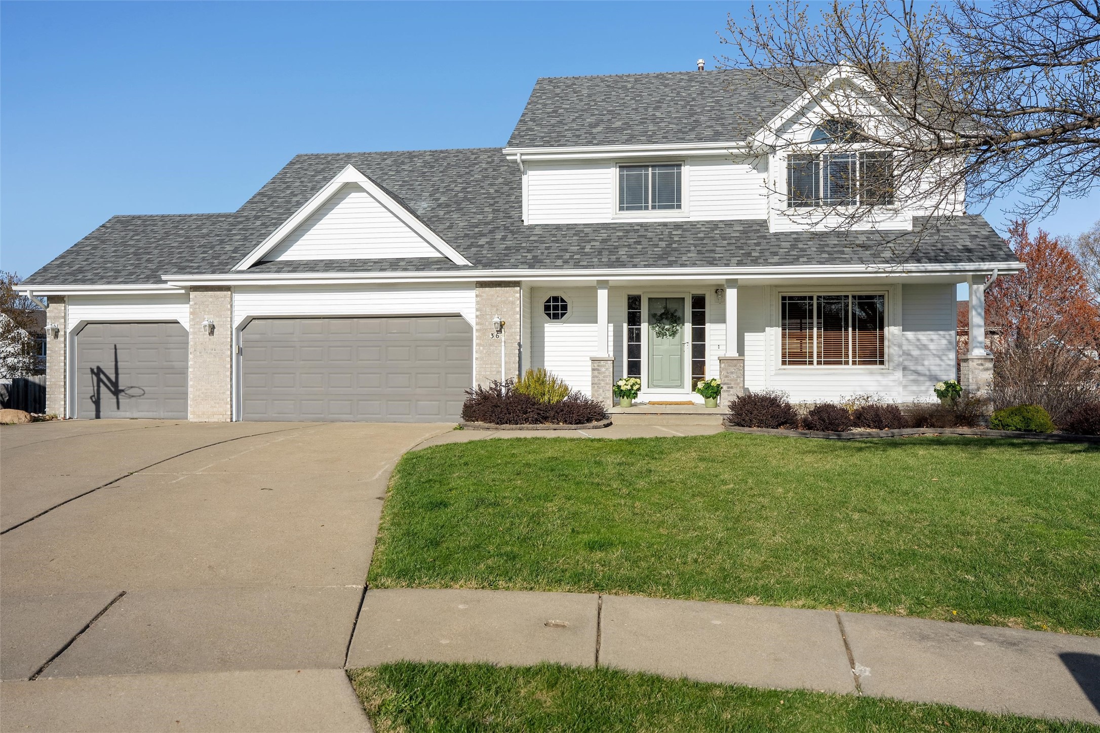 527 16th Ave Court, Altoona, Iowa image 2