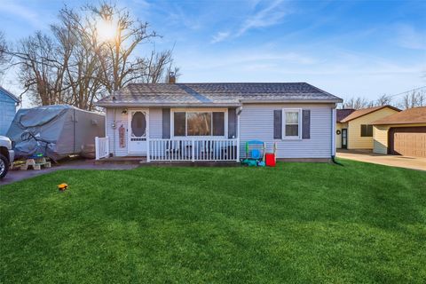 Homes For Sale - 1217 Monroe Drive<br/> Jasper County, Newton, IA 50208