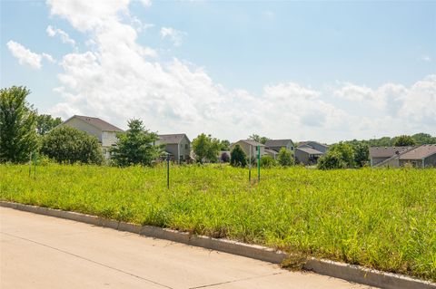 Vacant Land For Sale - 2910 Lake Hill Drive<br/> Des Moines, IA 50320