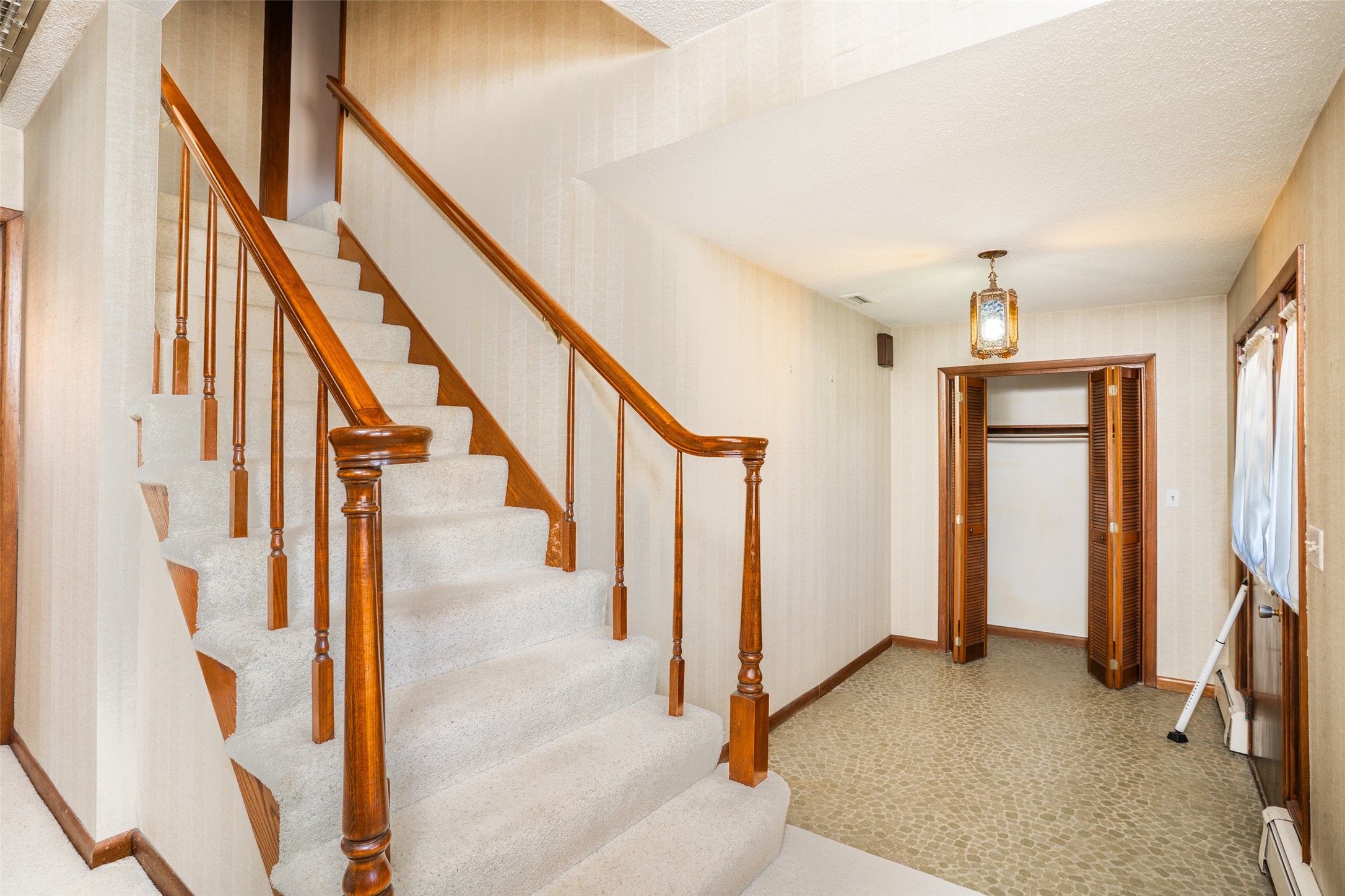 4001 E 38th Street, Des Moines, Iowa image 13